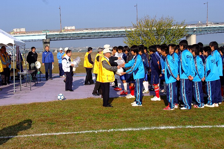 久留米りんどうライオンズクラブ旗争奪サッカー大会_f0117333_16322472.jpg