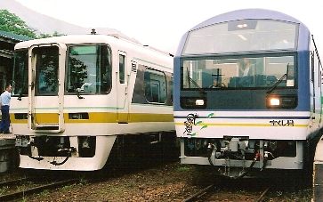 会津鉄道の気動車_e0030537_2352102.jpg