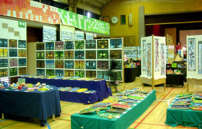 十三小 展覧会_f0059673_194721100.jpg