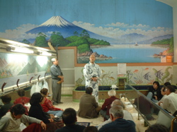 銭湯でライブ_f0110089_1051511.jpg