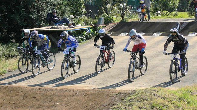 2007緑山１１月定期戦VOL3MTBエリートクラス予選１〜２ヒート画像垂れ流し_b0065730_2345394.jpg