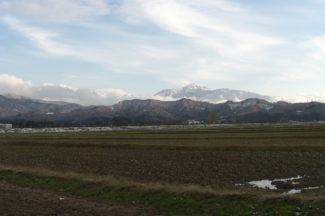 八海山・里の初雪_a0084753_1741234.jpg