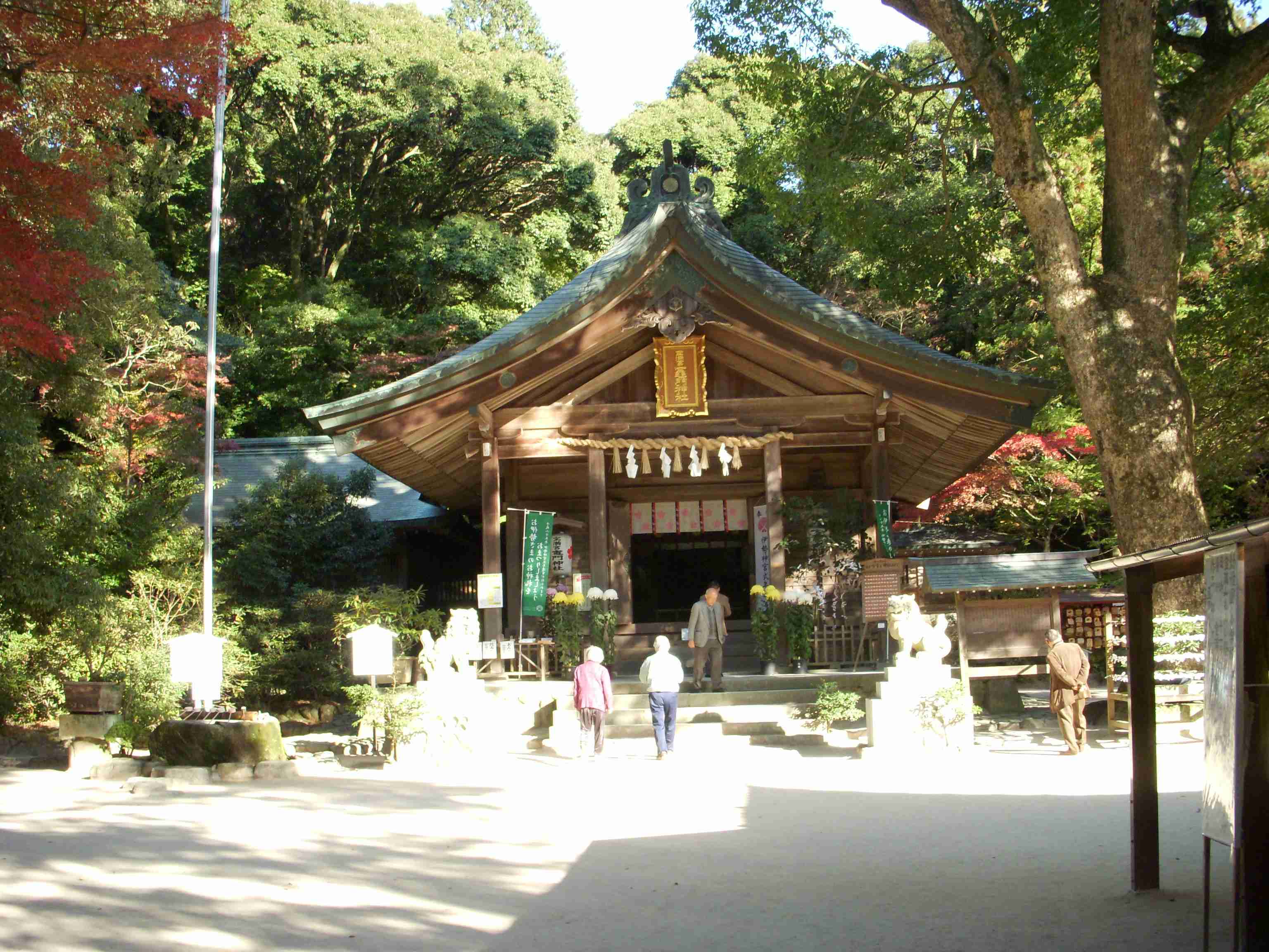 太宰府、光明禅寺と竈門神社の紅葉②_d0116009_1395689.jpg