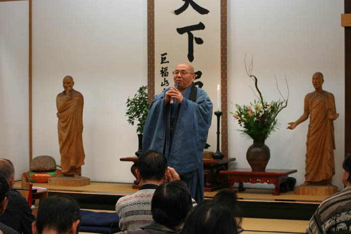 “地域デビュー”へのお誘い第４弾・詳報①お経、坐禅、法話_c0014967_1293880.jpg