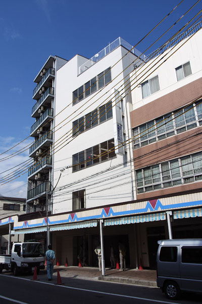 「大倉山イーストビル」及び「高橋整形外科」_f0156123_17491294.jpg