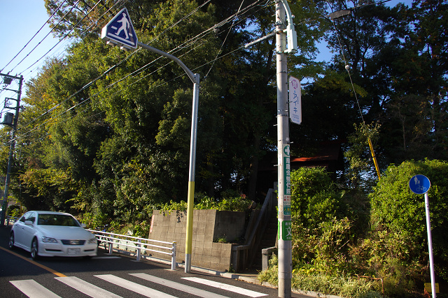 久我山　　人見街道 “秋の田舎路” を往く・その２　　紋次郎が雨宿りしたかもしれないお堂_c0080357_1554262.jpg