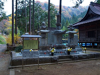 武田勝頼の墓所・・・景徳院_d0050693_1052714.jpg