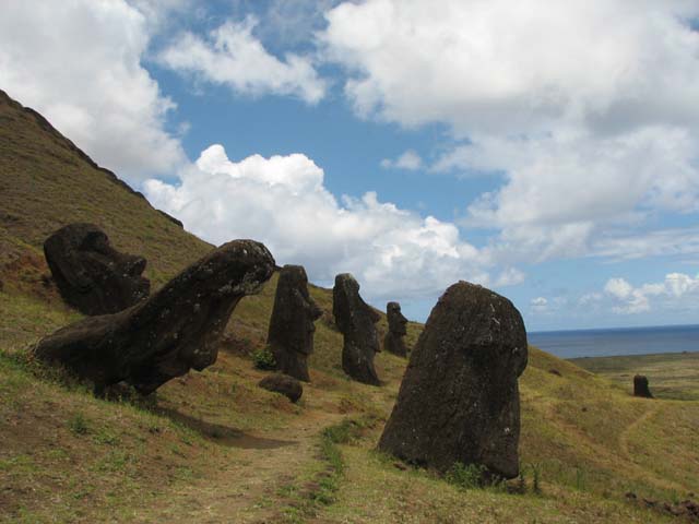 Easter Island vol.２　「　眠る巨人・モアイ　」　　_a0086274_20111490.jpg
