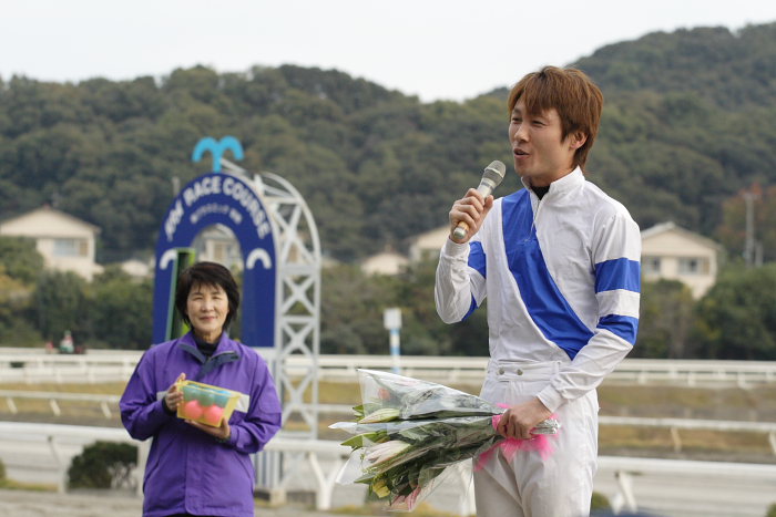 地方競馬代表騎手は、高知競馬場の赤岡修次騎手！！_a0077663_18513247.jpg