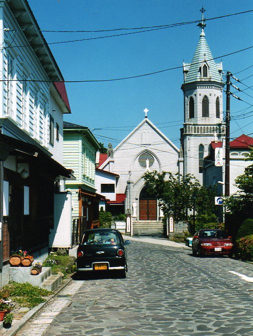 元町カトリック教会と東本願寺函館別院の風景(はこだて坂のある町の風景)_f0142606_10224434.jpg