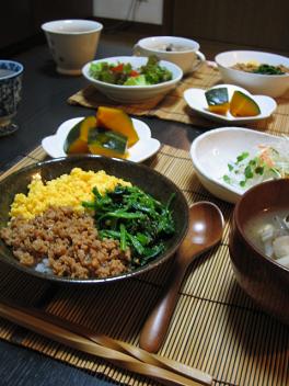 鶏そぼろ三色丼_f0157247_7131658.jpg