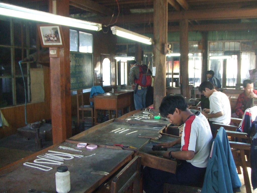 インレー湖 金細工工房_c0139755_16492420.jpg
