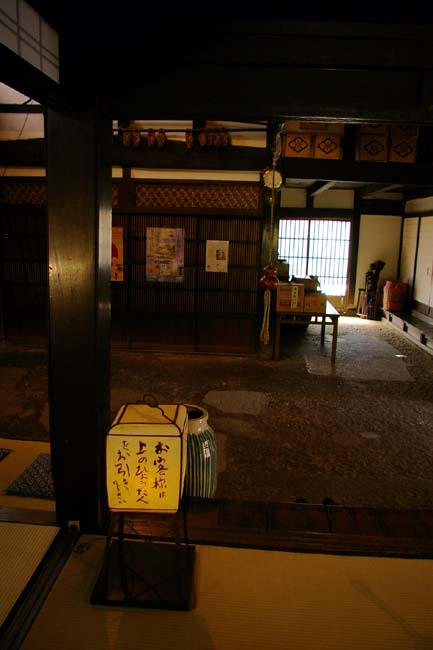お客様は上のひょうたんをお引き下さい_f0130879_07813.jpg