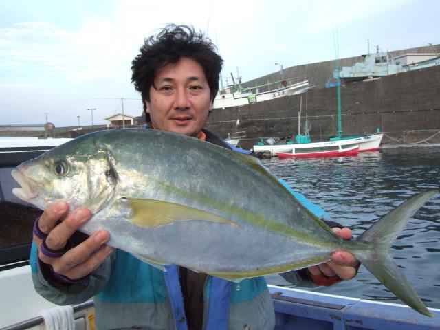 八丈島にて高級魚♪　爆釣～♪(^O^)／_f0033986_17165975.jpg