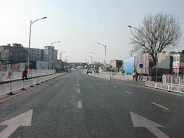 新道路＠前門　ＩＮ　北京（2007年11月21日）_a0011792_1938192.jpg