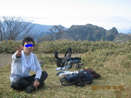 大峰山系狼平~洞川縦走3日目(2007.11.8)_c0147398_05087.jpg