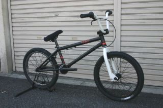 Hoffman bike Loyality VI : CAVE WAREHOUSE [BMX