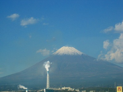 富士山ビューシリーズ　　富士と煙突_b0011584_1995628.jpg