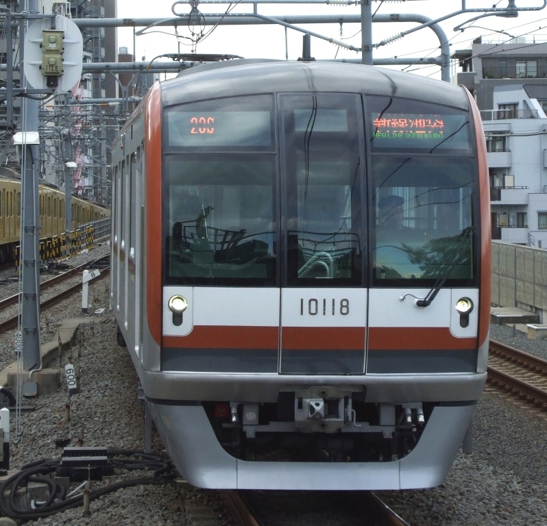 東京メトロ　有楽町新線　10000系　_d0069942_2225310.jpg