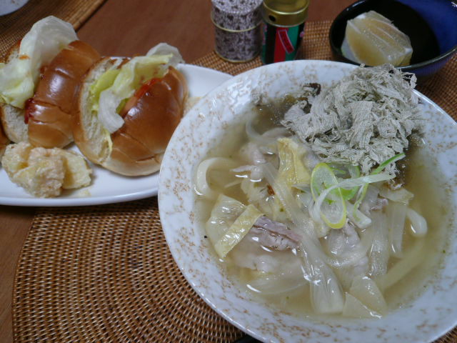 湯葉餡かけうどん昼食_c0132573_1319319.jpg