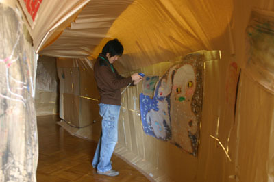2007年12月5日(水) 「学校の中に洞窟があるなんて!」_a0062127_6485663.jpg