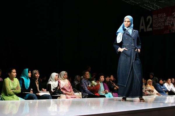 ★イスラミック フッション ショー2007年、 マレーシアで開催_a0028694_1736095.jpg