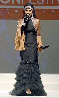 ★イスラミック フッション ショー2007年、 マレーシアで開催_a0028694_17535476.jpg
