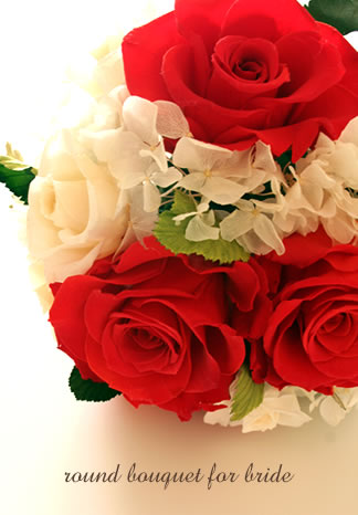 赤と白の花嫁さん用のラウンド・ブーケ_d0124248_1612273.jpg