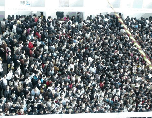 ★中国で１１月に行われた就職フェアーに集まった人人人!!_a0028694_12261788.jpg