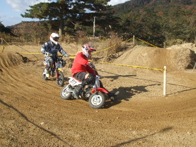 ミニモトスーパークロス（MiniMoto SX）最終戦　その２_e0055880_2295485.jpg