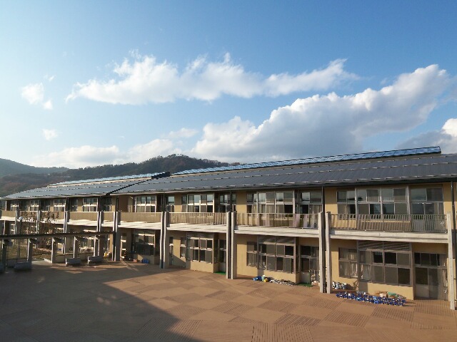 パッシブソーラーの小学校_f0117498_924541.jpg
