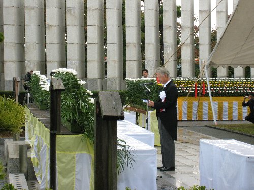 太平洋戦全国空爆犠牲者追悼平和祈念式_c0149152_14461076.jpg