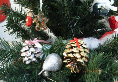 松ぼっくりでクリスマスオーナメント作り わたし的日常 東京 おもちゃで幼児教育 中学受験 松ぼっくりでクリスマスオーナメント作り わたし的日常 東京 おもちゃで幼児教育 中学受験