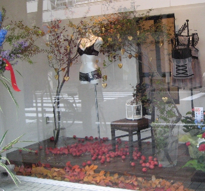 商店街で、最近チョッと気になるお店_b0093221_19461060.jpg