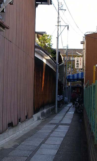 石畳の路地_f0130879_21502323.jpg