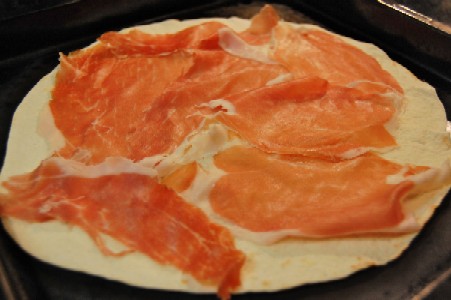 お味100%お味保障つき!生ハムとチーズのカリカリ焼き♪_d0104926_6534770.jpg