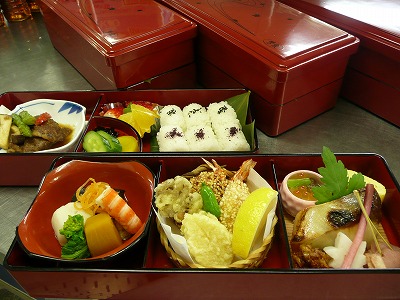 二段弁当～♪_a0110392_21115170.jpg