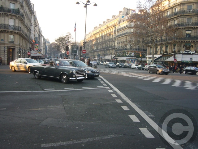 ■街角の車（パリ）_a0008105_2050513.jpg