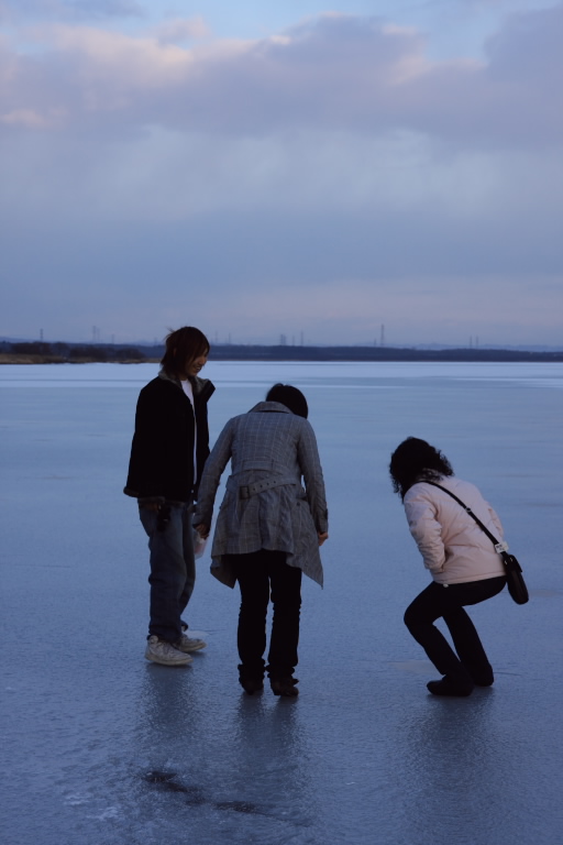 氷の上で・ウトナイ湖_f0002701_8382198.jpg