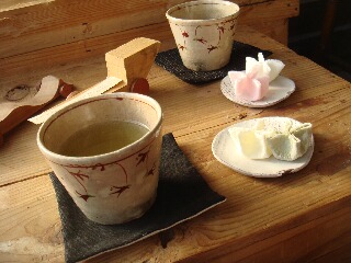 匙屋さん。黄色い鳥器店さん。_f0121167_1473234.jpg