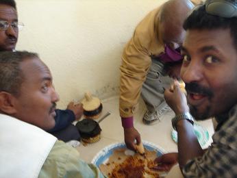 エリトリアで食べる　１）_c0016380_1494316.jpg