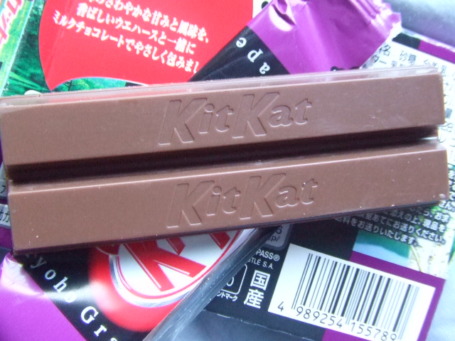 Kit Kat　巨峰_f0076001_2245977.jpg