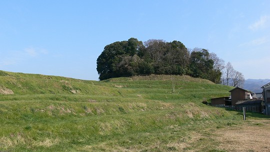 桜咲く大和路バスツアー紹介⑦「見瀬丸山古墳」_c0147567_16185545.jpg