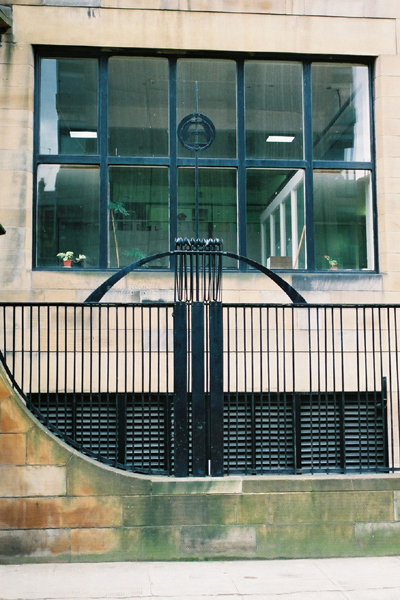 グラスゴー美術学校  Glasgow School of Art (1897~1909) C.R. Mackintosh / Glasgow UK  No.11/40 _f0126688_11484888.jpg