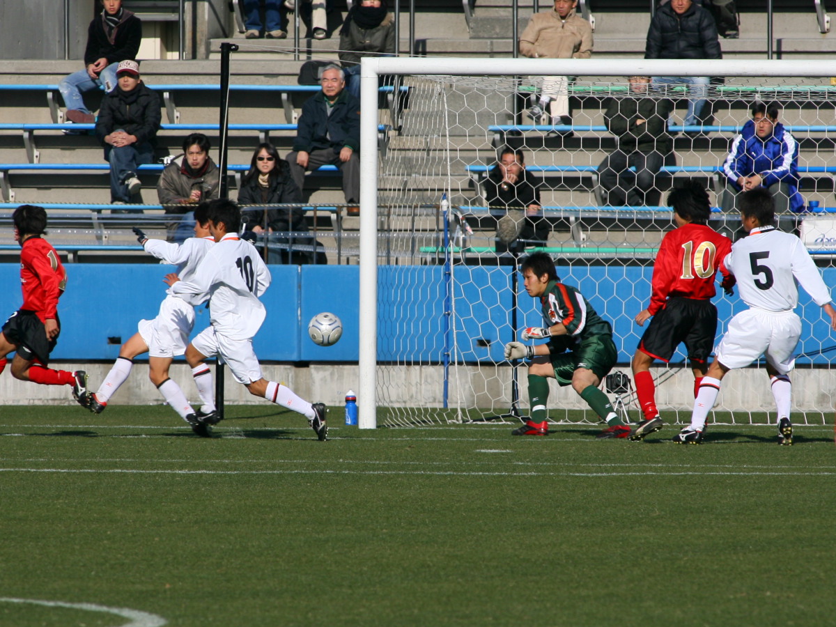 08/01/03 高校サッカー　３回戦　津工vs那覇　その２_b0085585_23491120.jpg