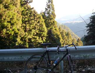 自転車で陣馬山_d0014748_17381547.jpg