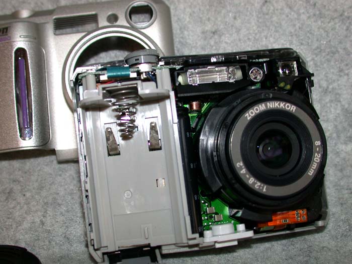 修理代１５０００円也の高級デジタル・カメラ、,３３４万画素_d0138130_16441281.jpg