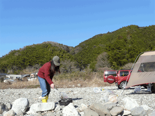 a0056140_0473027.gif