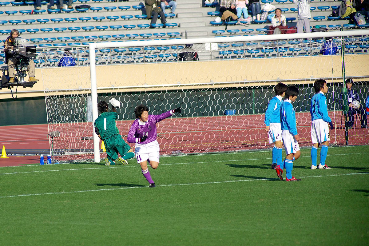 第86回 全国高校サッカー選手権大会 準決勝_f0007684_1283685.jpg