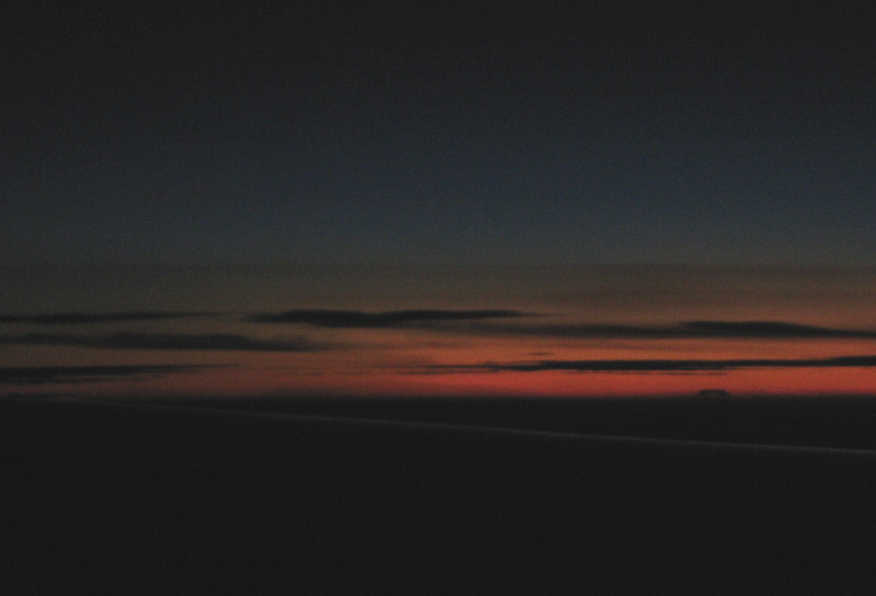 08/JANEIRO  雲海の夜明け_e0118096_11252367.jpg